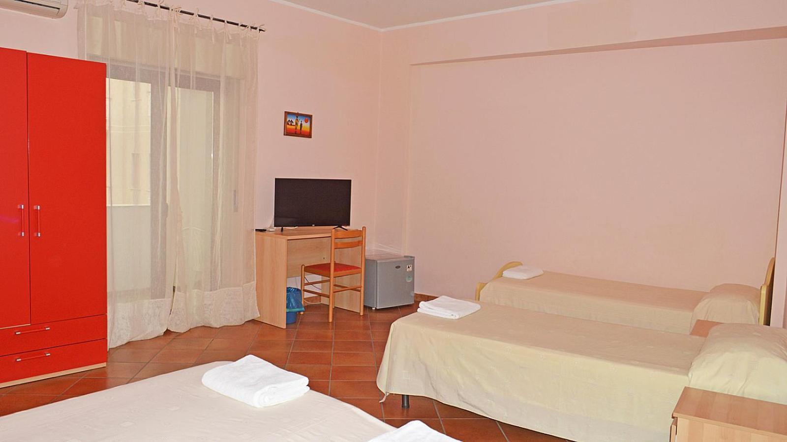 Splash'S Rooms Spadafora Εξωτερικό φωτογραφία