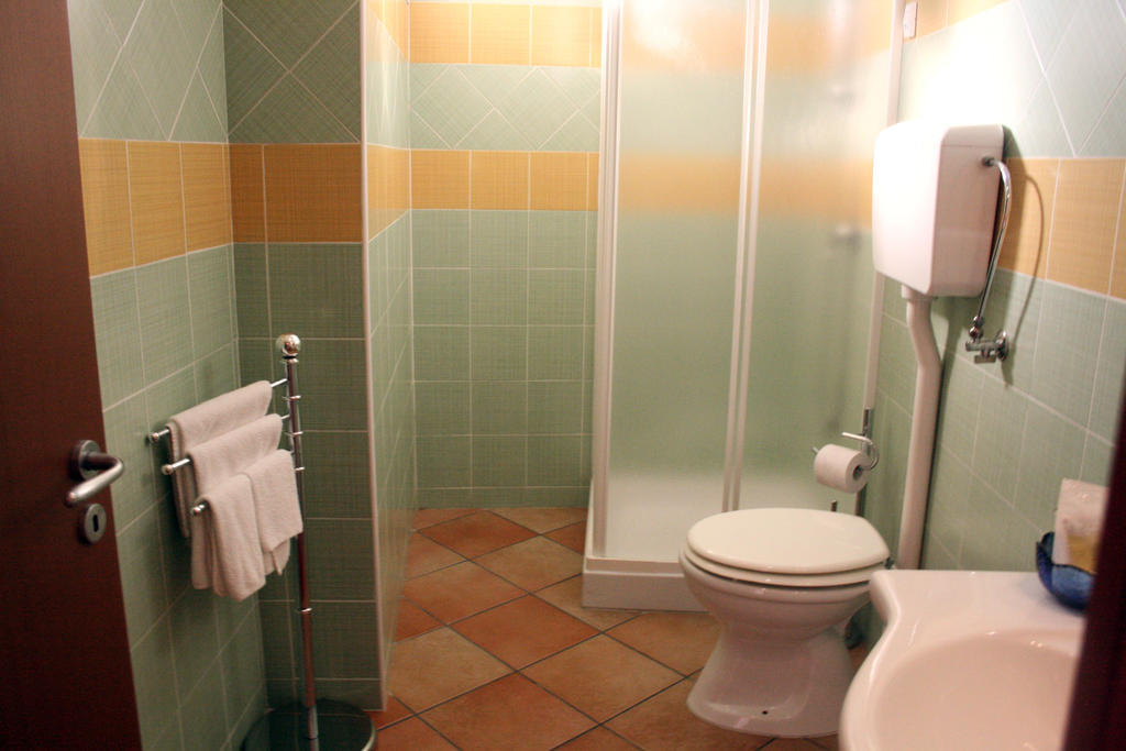 Splash'S Rooms Spadafora Δωμάτιο φωτογραφία