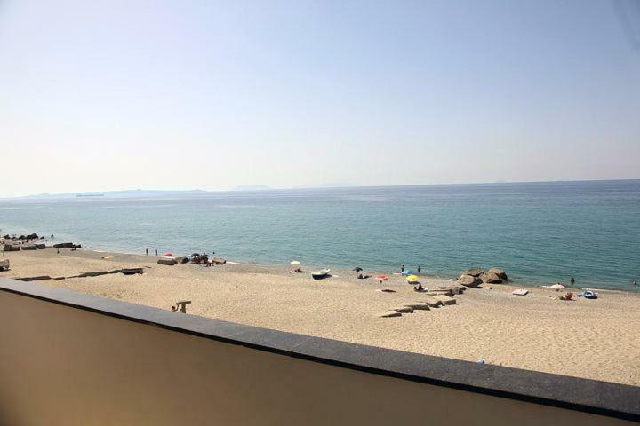 Splash'S Rooms Spadafora Εξωτερικό φωτογραφία
